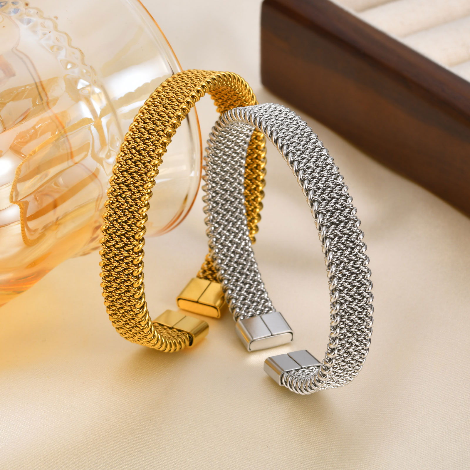 Mesh Strap Metal - Открытый браслет с плетеным эластичным ремешком
