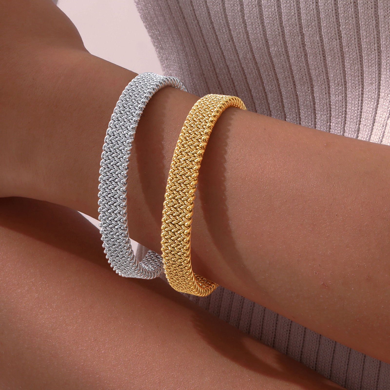 Открытый браслет с плетеным эл – обзор и цена Mesh Strap Metal